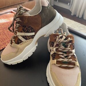 Sézane James Trainers Leopard Print Sneakers Size 7 • Like New